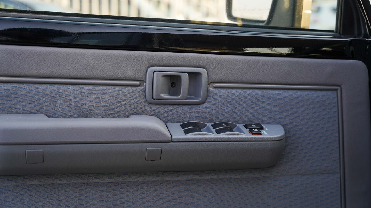 Toyota Land Cruiser 70