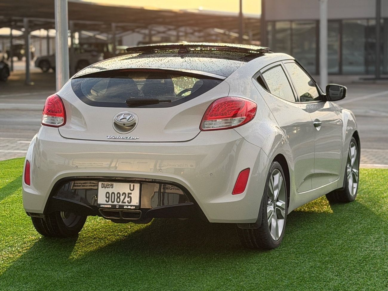 Hyundai Veloster GLS SR Hyundai Veloster 1.6L / GCC / 2016 / Free Accident Original Paint