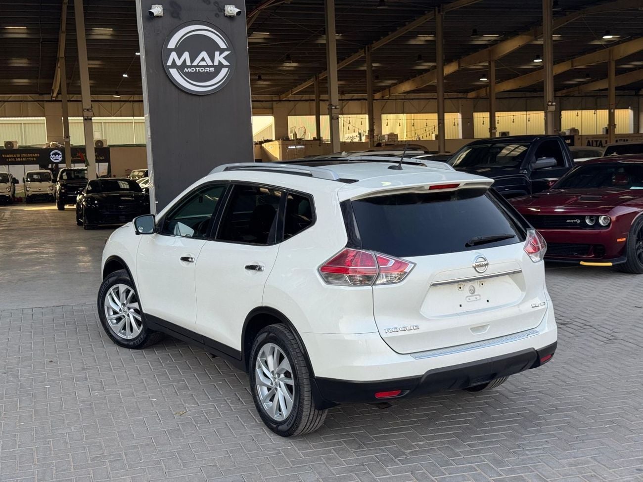 Nissan Rogue SL 2.5L V4 / PANORAMIC SUNROOF / AWD / 360 CAMERA / 7 SEATS / REAR AC