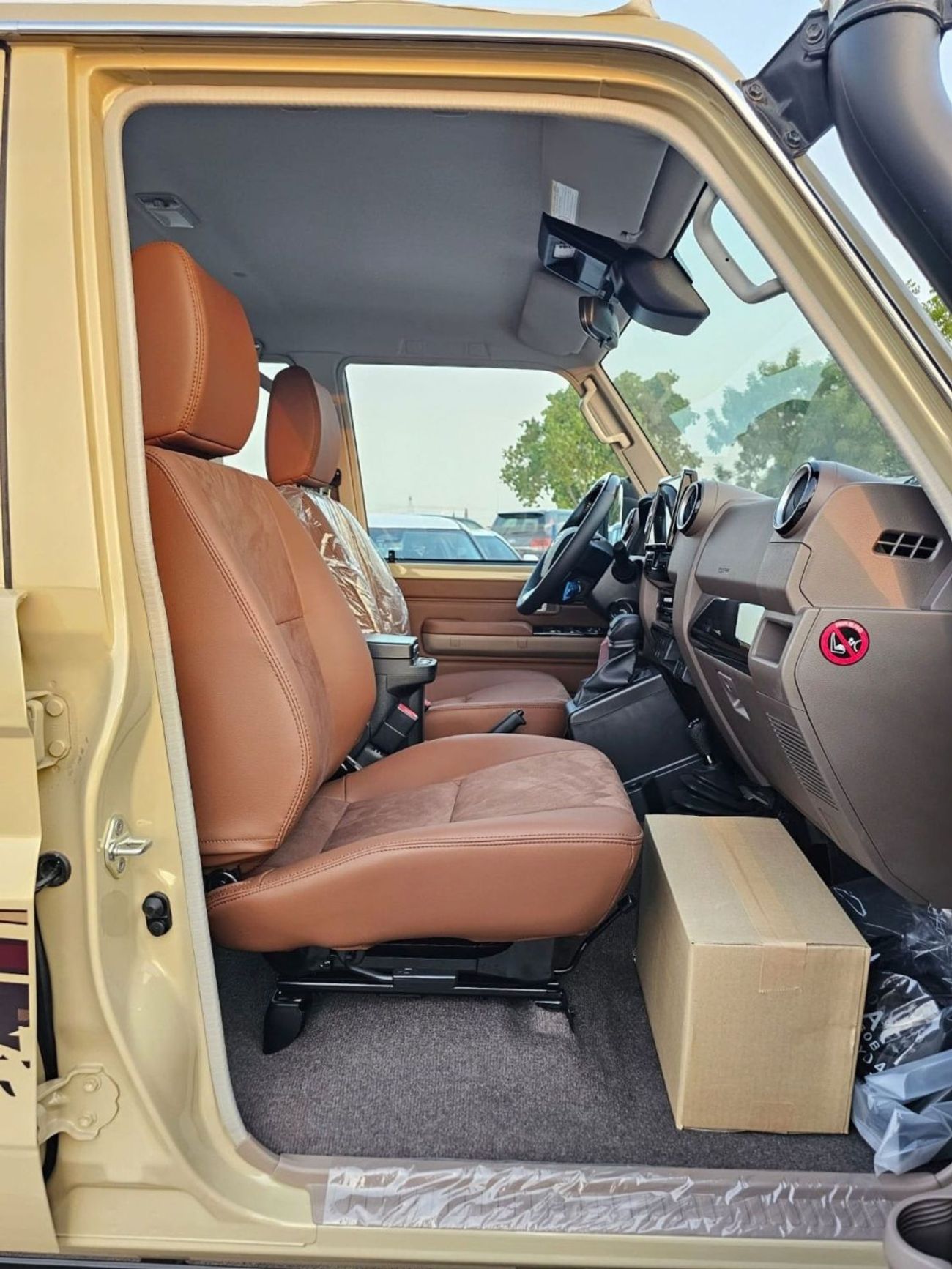 Toyota Land Cruiser 70 TOYOTA LANDCRUISER LC76 HARDTOP 5DOOR LX Z1 || 2.8L DIESEL V4 A/T 4WD | RADAR | WINCH ,SNORKEL | FUL