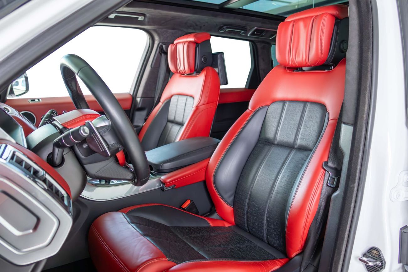 Land Rover Range Rover Sport GCC-Low Mileage-High Gloss Black Rims-Rear Seat Entertainment