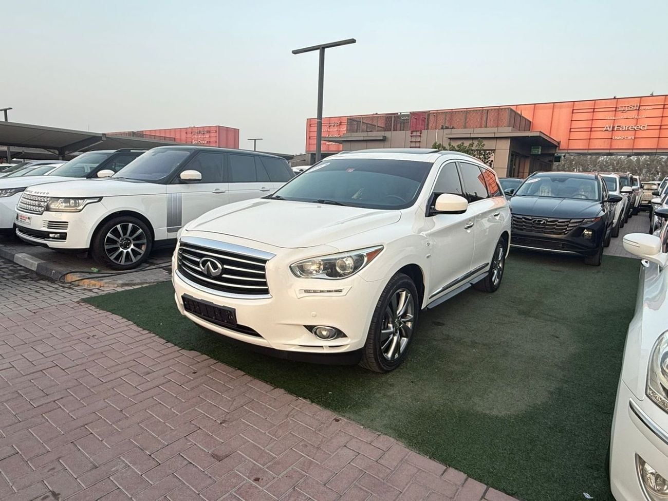Infiniti QX60 PREMIUM panoramic sunroof, excellent condition, 4x4