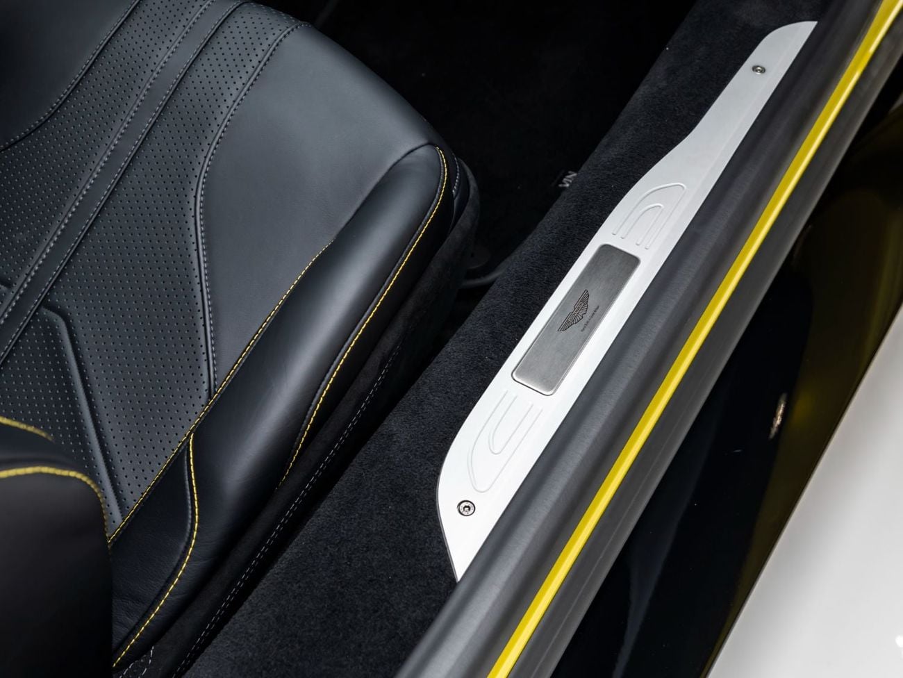 Aston Martin Vantage STANDARD BUY NOW, PAY 2027 | THE BLACKLINE STANDARD | Aston Martin Warranty + Service, GCC, Low KMs