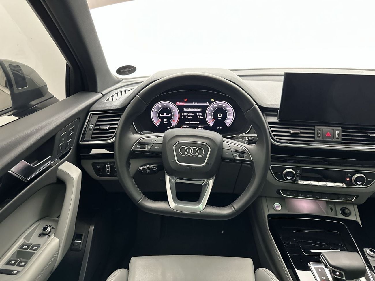 Audi Q5 45 TFSI S-LINE quattro 249hp (Ref# 93948)
