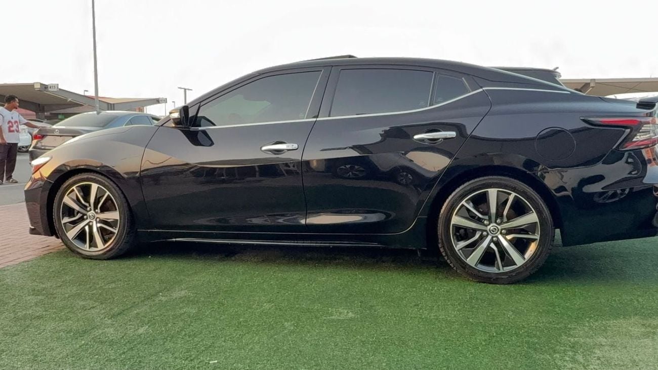 Nissan Maxima SL smart entry and push-button start