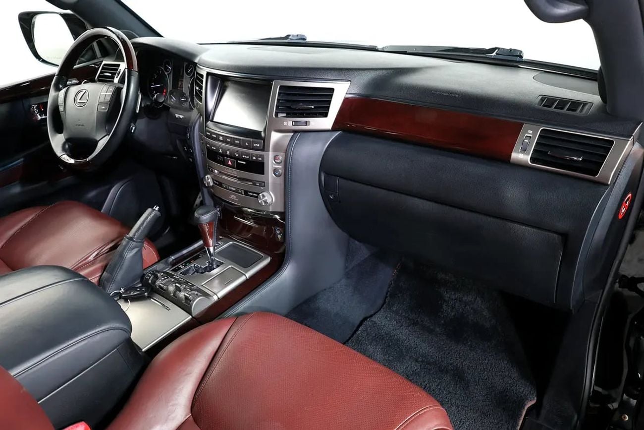 Lexus LX570 LX 570 Signature | GCC Specs | Pristine Condition