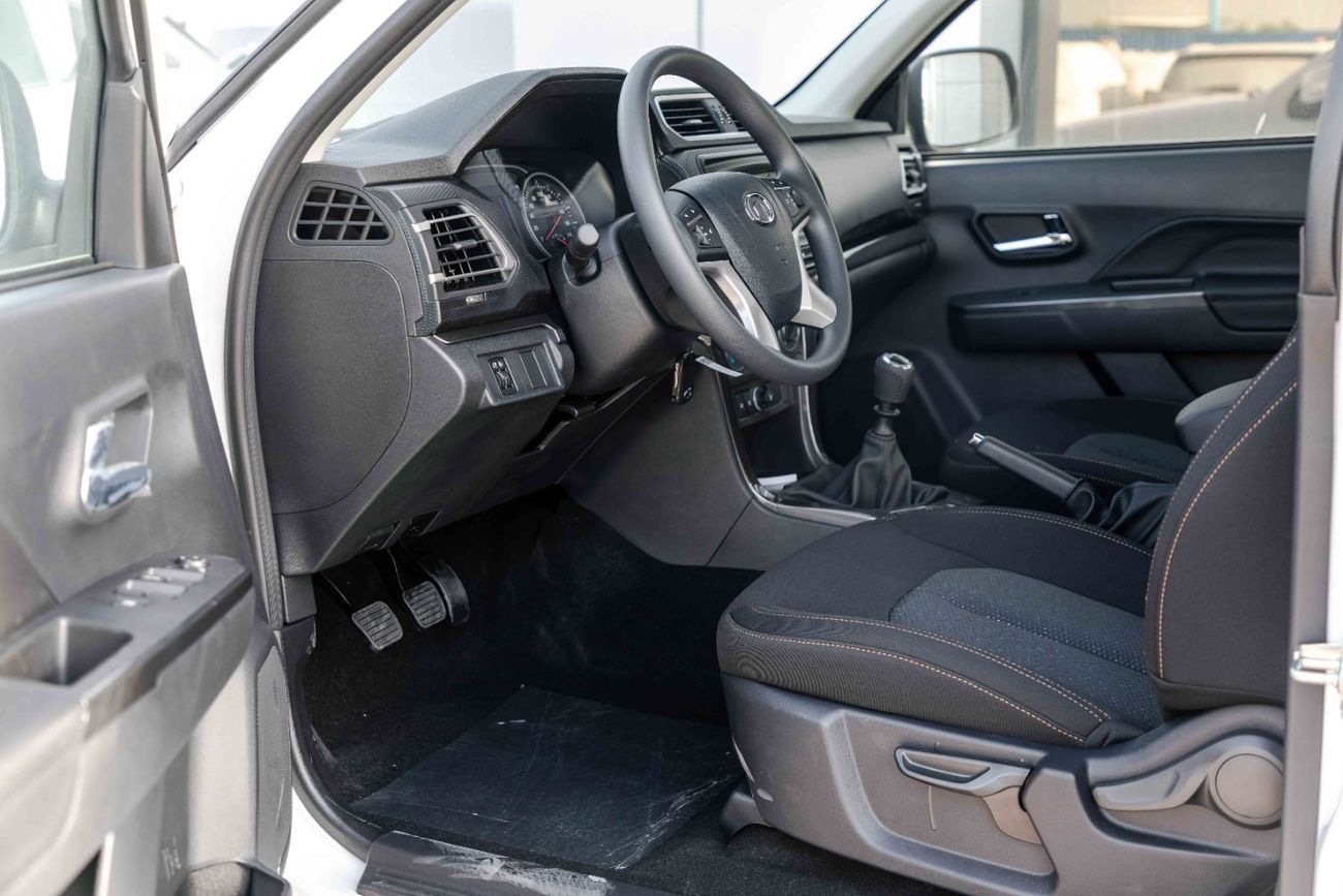 جريت وول وينجل 5 LUXURY 2026 Greatwall Wingle 5 4X2 2.0L - Manual - Titanium White Inside Black | Export Price