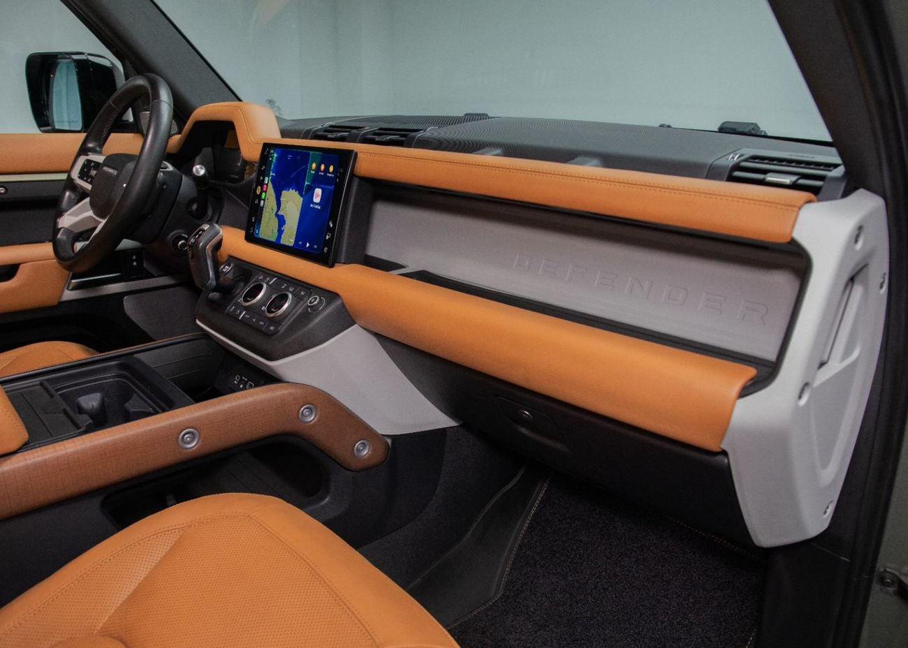 لاند روفر ديفندر 130 SE P400