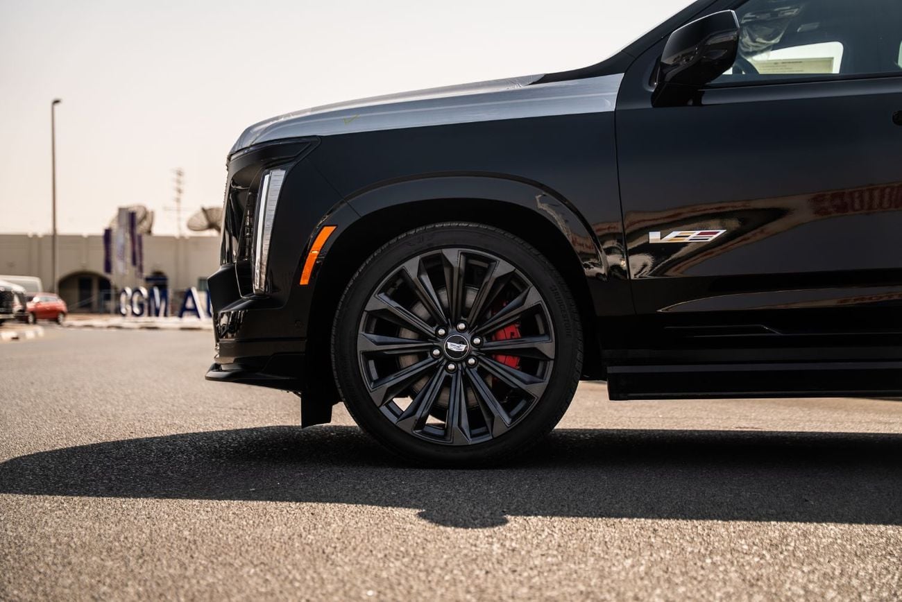 كاديلاك إسكالاد V SERIES Executive American Specs 2026 Brand New 6.2L V8 Supercharged