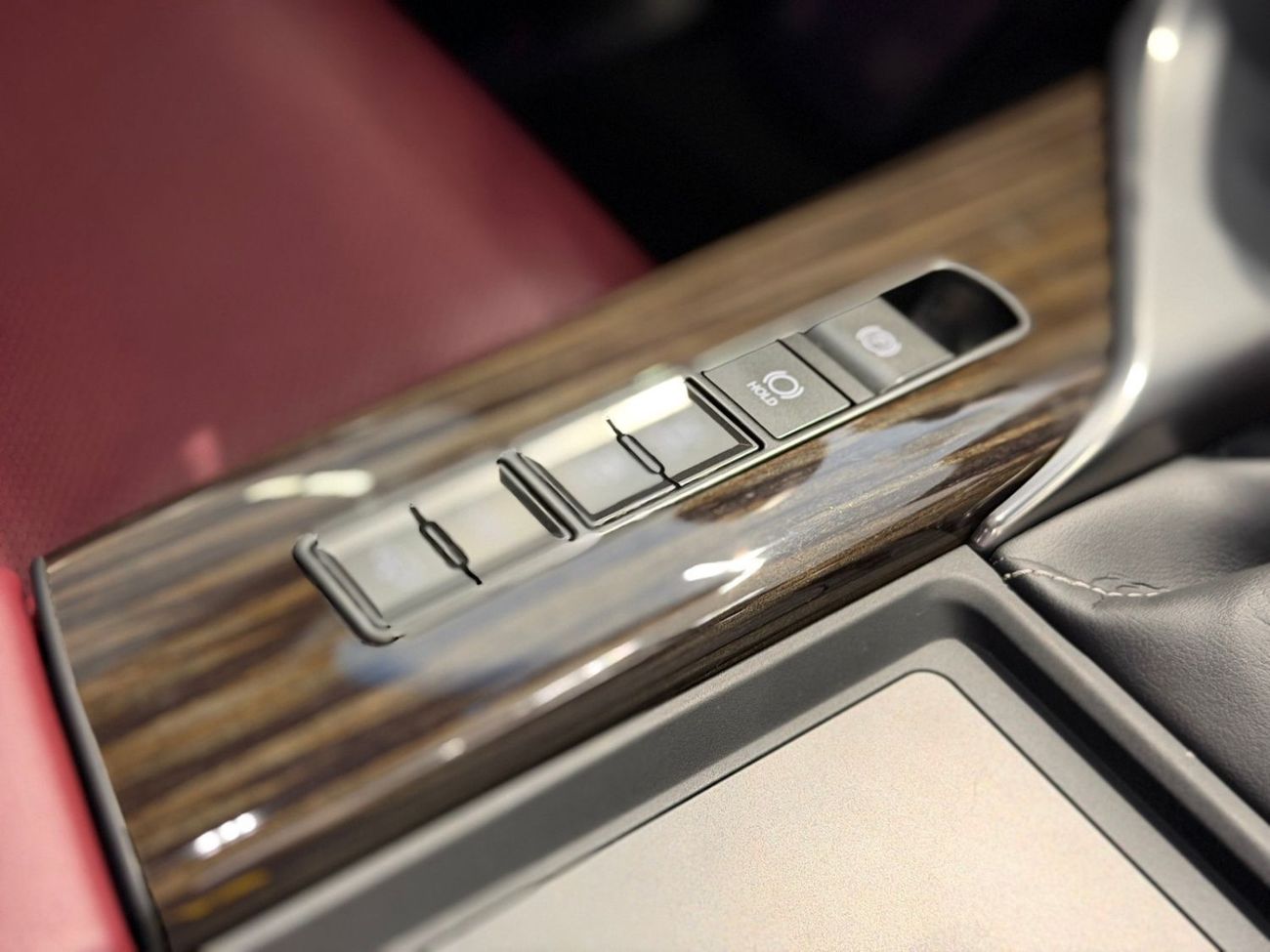 Lexus LX600 SIGNATURE AED 8,480 P.M | 0% DOWN PAYMENT | LEXUS LX600 | AGENCY WARRANTY & FULL AGENCY SERVICE HISTORY | 2025