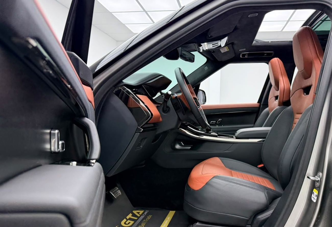 Land Rover Range Rover Sport SV EDITION ONE 2024 Range Rover Sport SV, 2029 RR Warranty, Full RR Service History, Low Km, Fully Loaded, GCC