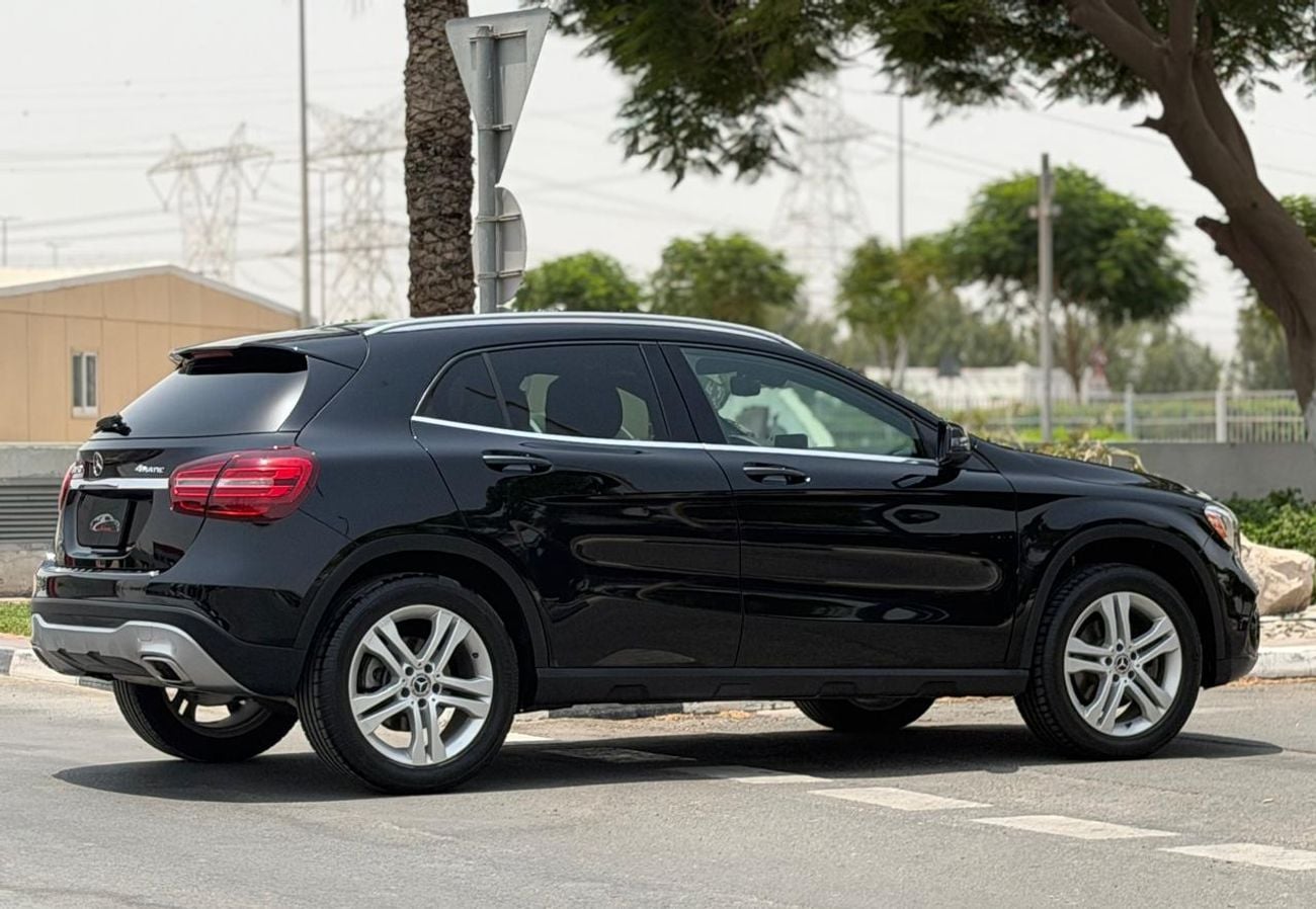 مرسيدس بنز GLA 250 ستاندارد 2020 Mercedes-Benz GLA 250 4MATIC | TOP OPTIONS LIKE NEW WITH ONE YEAR WARRANTY