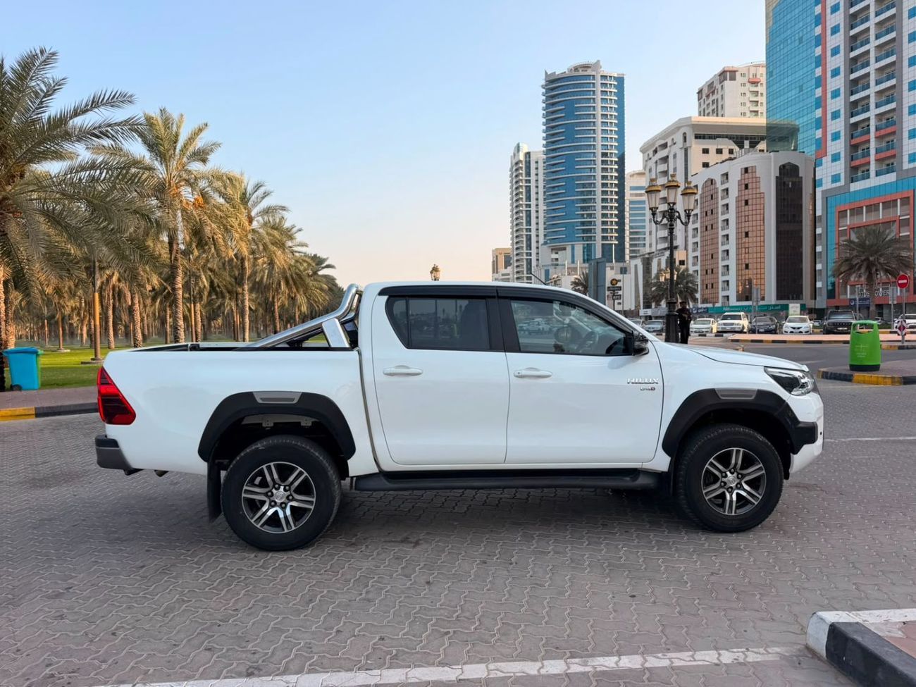 Toyota Hilux GLX Toyota Hilux 2018Model 2.8 Diesel 4x4 Manual gear colour white interior black leather seats Electric