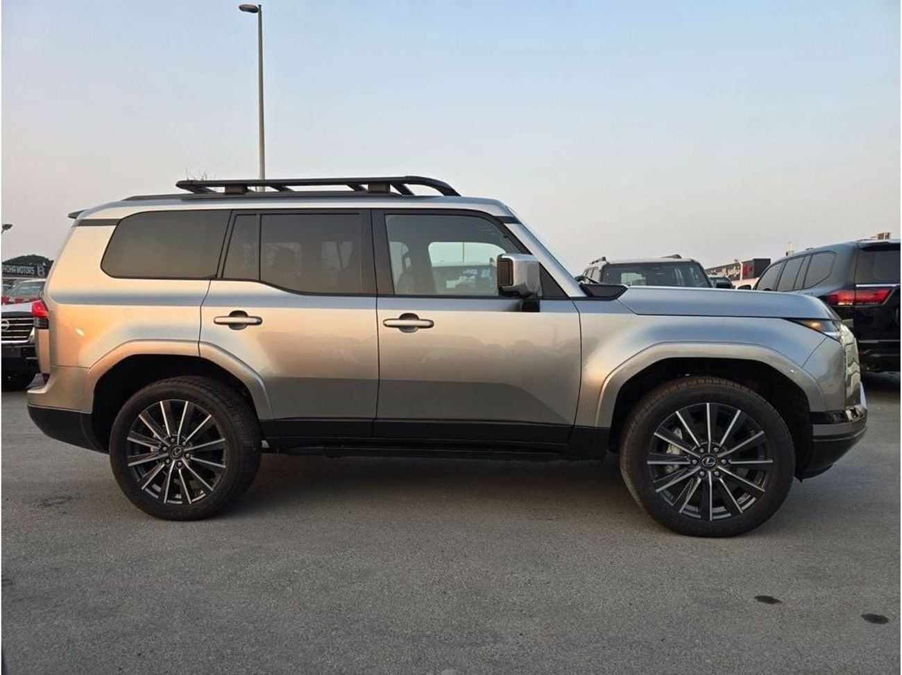 لكزس GX550 6 Seater Full Option * Export Price *