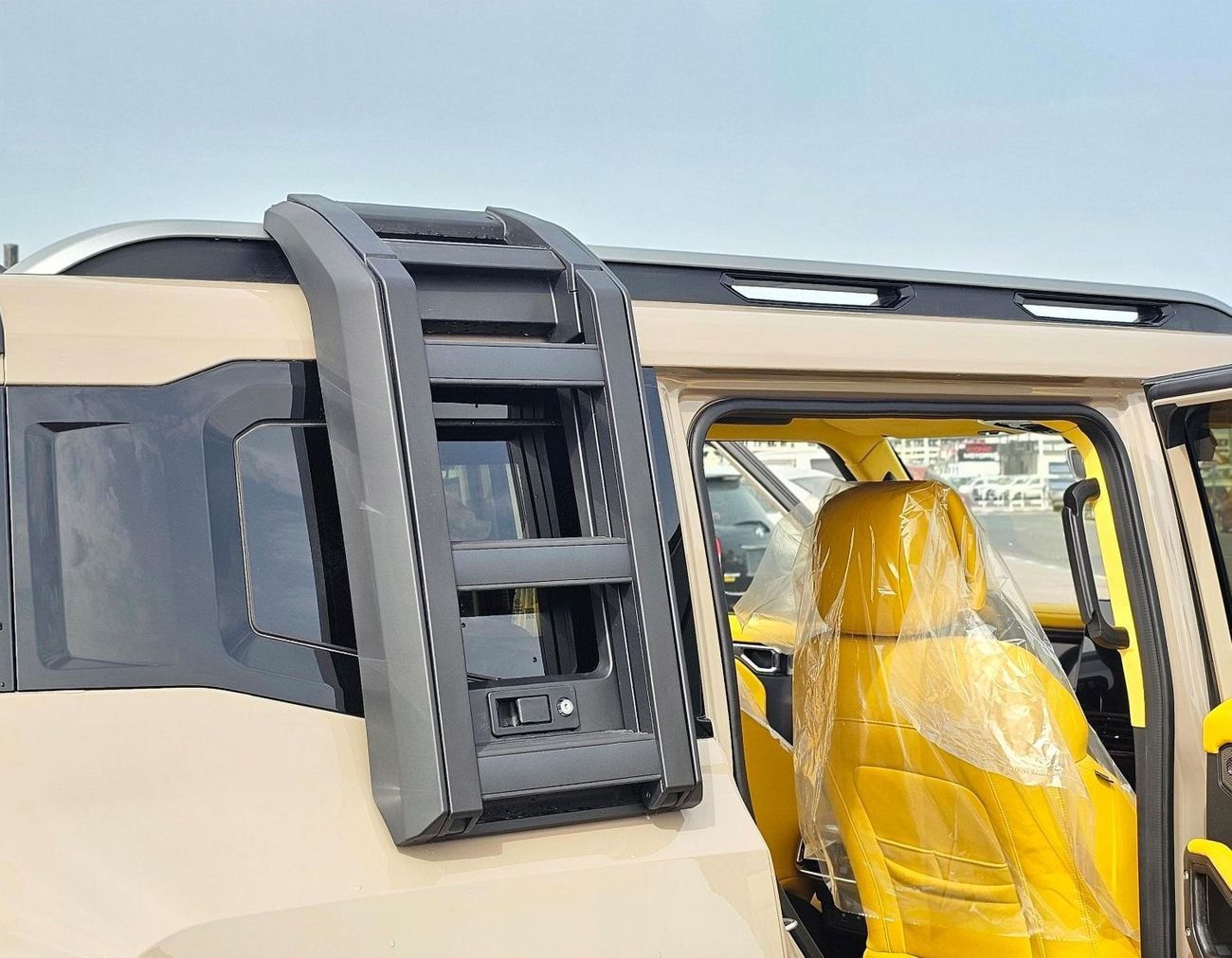 Jetour T2 LUX JetourT2 2.0T 2025 MODEL CUSTOMIZED YELLOW INTERIOR INTERIOR LIGHTS 8SPEED 4WD AT