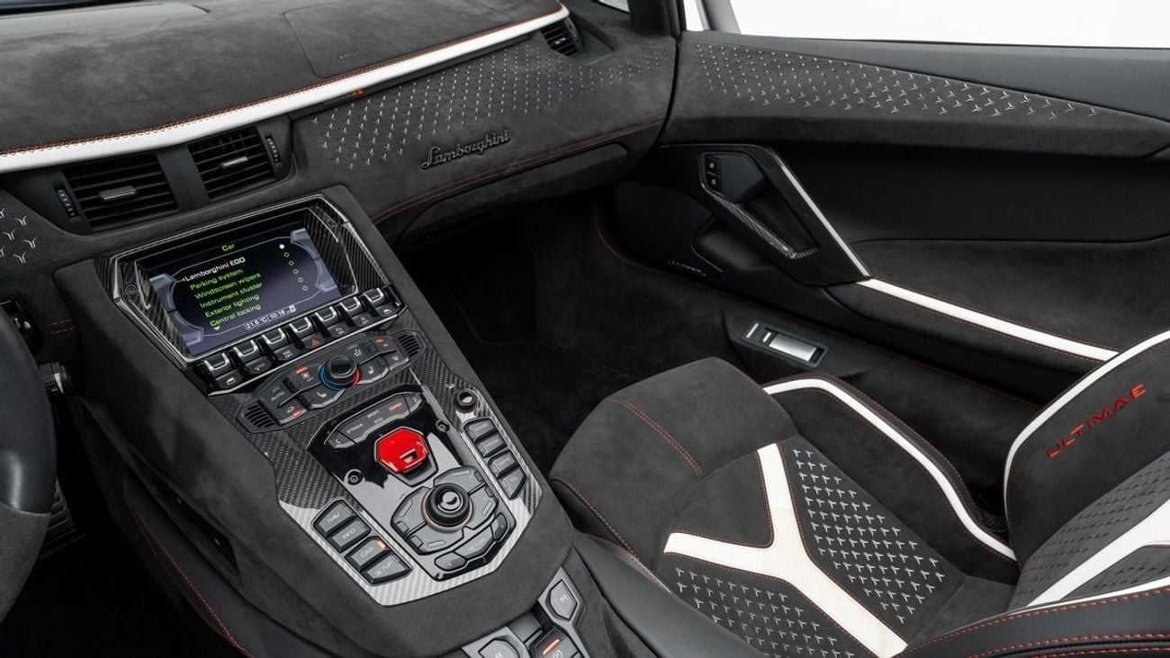 Lamborghini Aventador ULTIMAE Roadster - 2022 - GCC Specs
