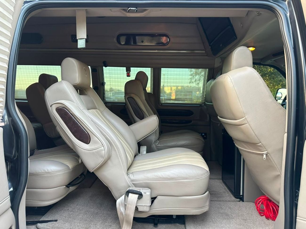جي أم سي سافانا GMC SAVANA 2013 GCC // VIP ROOM // TV // ACCIDENT FREE // PERFECT CONDITION // 9 SEATS