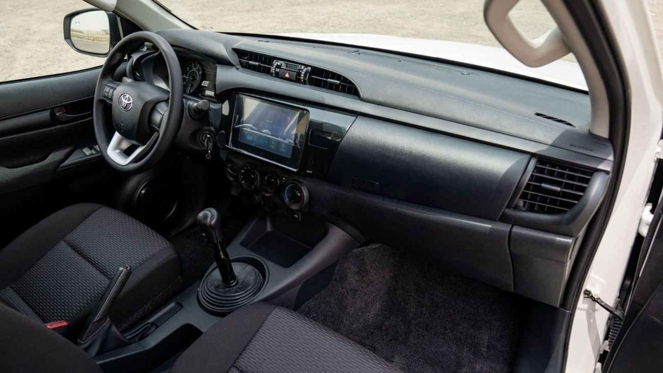 Toyota Hilux HILUX 2.4L MT DC 4WD DIESEL 2026