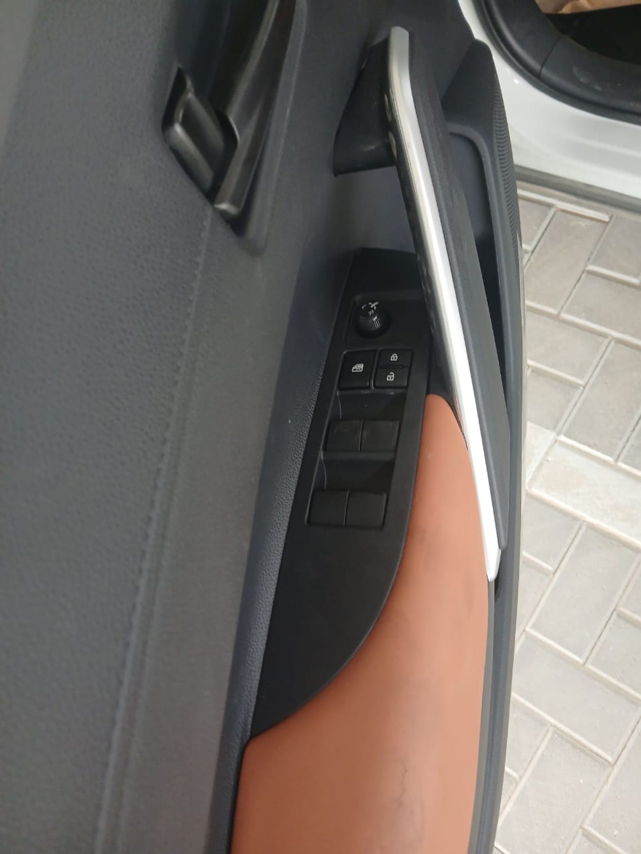 Toyota Frontlander STANDARD Mid Option edition with Sunroof 2025 Model
