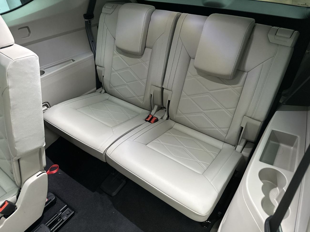 Volkswagen Teramont TRENDLINE Teramont 2L | UPGRADED Leather Seats | Massive Savings | GCC Spec | VW Certified