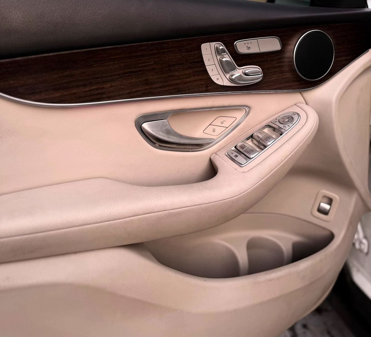 Mercedes Benz GLC 300 STANDARD