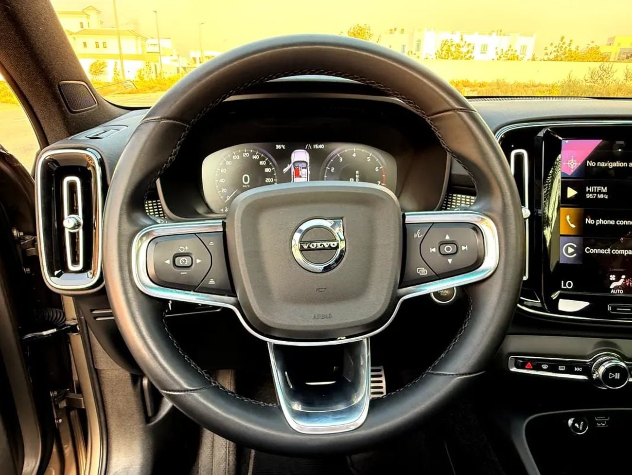 فولفو XC 40 R DESIGN موديل 2022، مواصفات خليجية | عقد صيانة مجاني! تمويل بنكي بدون دفعة أولى (0%)!