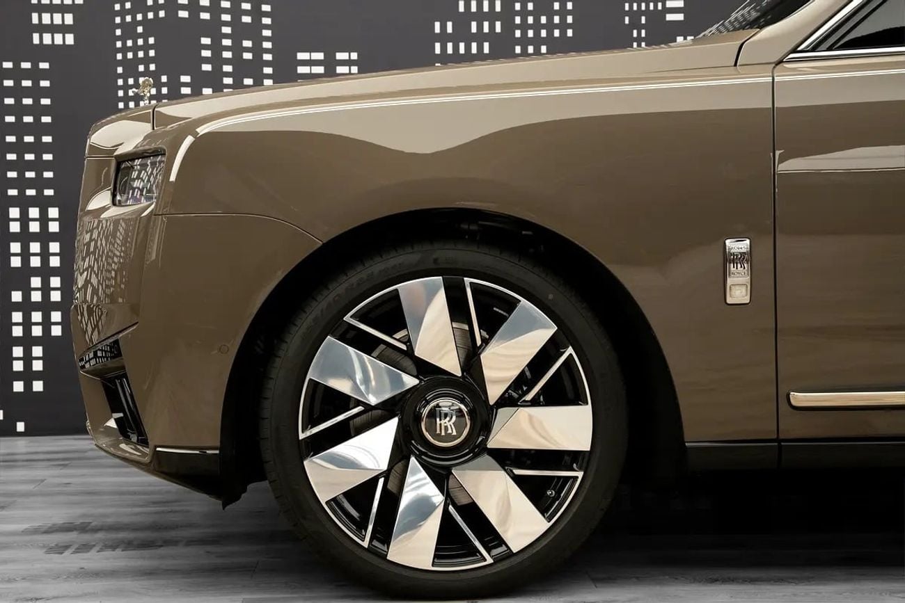 Rolls Royce Cullinan SILVER BADGE