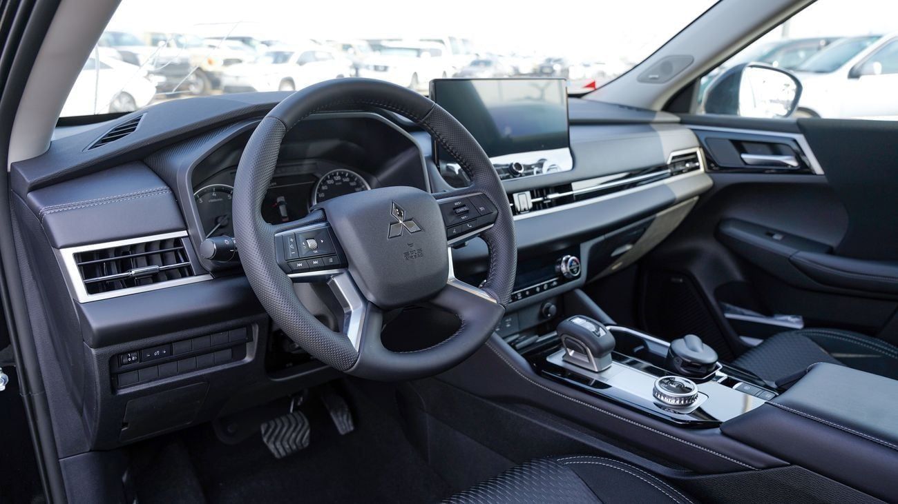 Mitsubishi Outlander GLX MIDLINE Brand New 2026 Mitsubishi Outlander (G10) 2.5L 7-Seater SUV GCC – Export Only