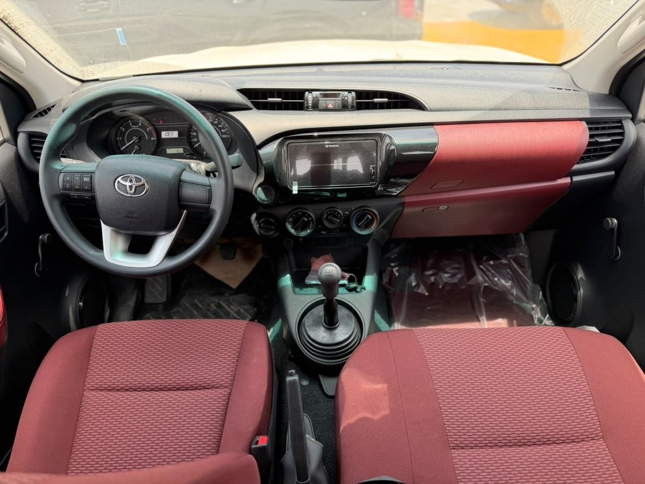 Toyota Hilux DLX Diesel 2.4L Manual