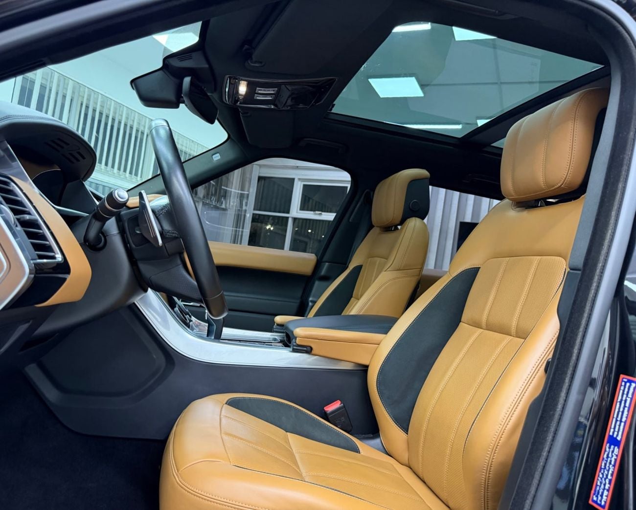Land Rover Range Rover Sport HSE DYNAMIC GCC .. FSH .. HSE .. V8 .. Dynamic .. Perfect Condition