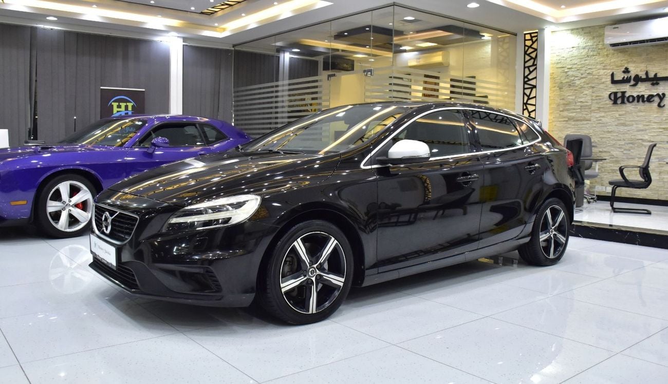 فولفو V40 R DESIGN EXCELLENT DEAL for our Volvo V40 T5 R-Design ( 2018 Model ) in Black Color GCC Specs