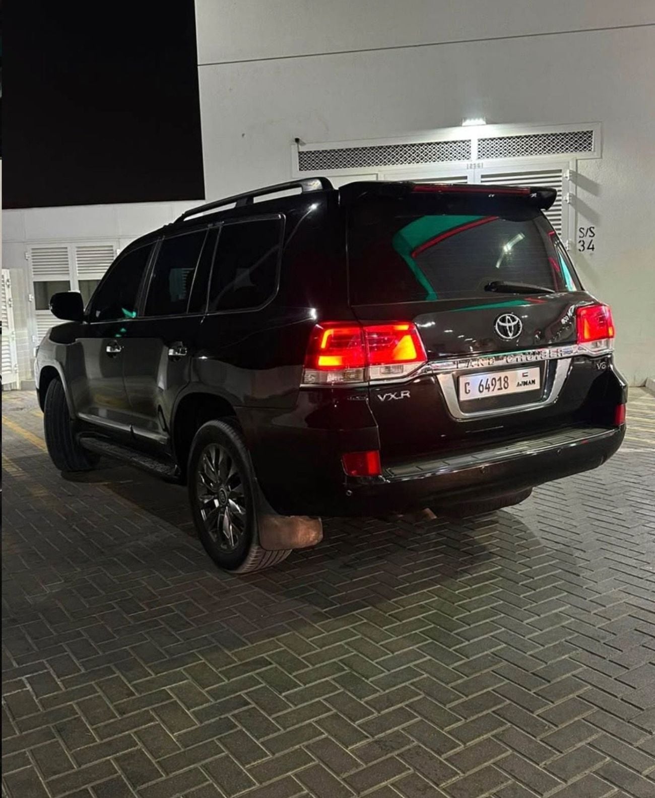 تويوتا لاند كروزر VXR