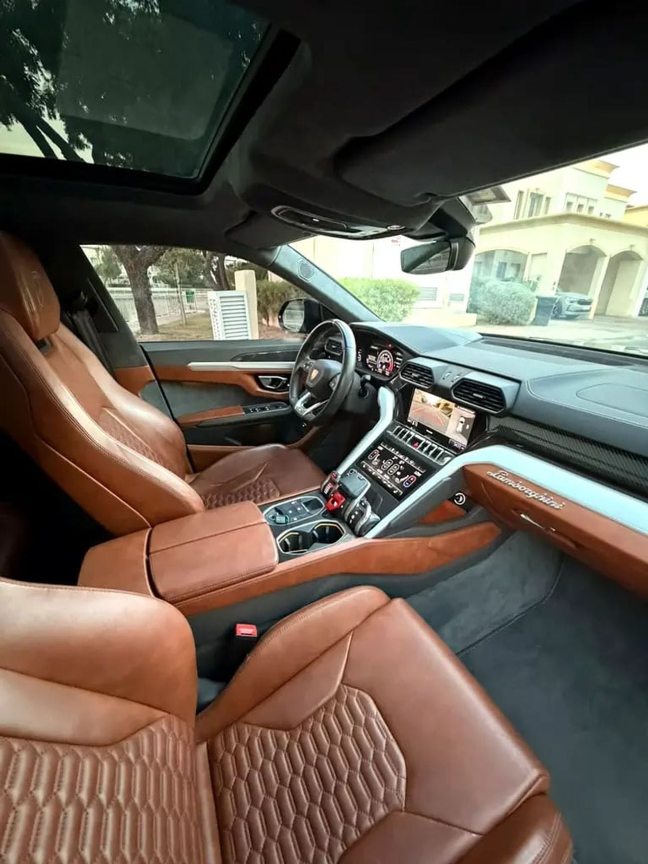 لامبورغيني اوروس ستاندارد Lambo , Agency Warranty & Service package Gcc Specs
