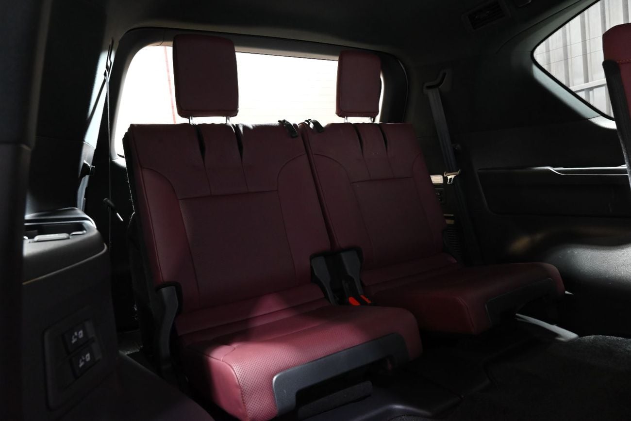 Lexus LX600 SIGNATURE 2023 Lexus LX600, Service History, 1 Year Warranty, Excellent Condition, Full PPF, GCC