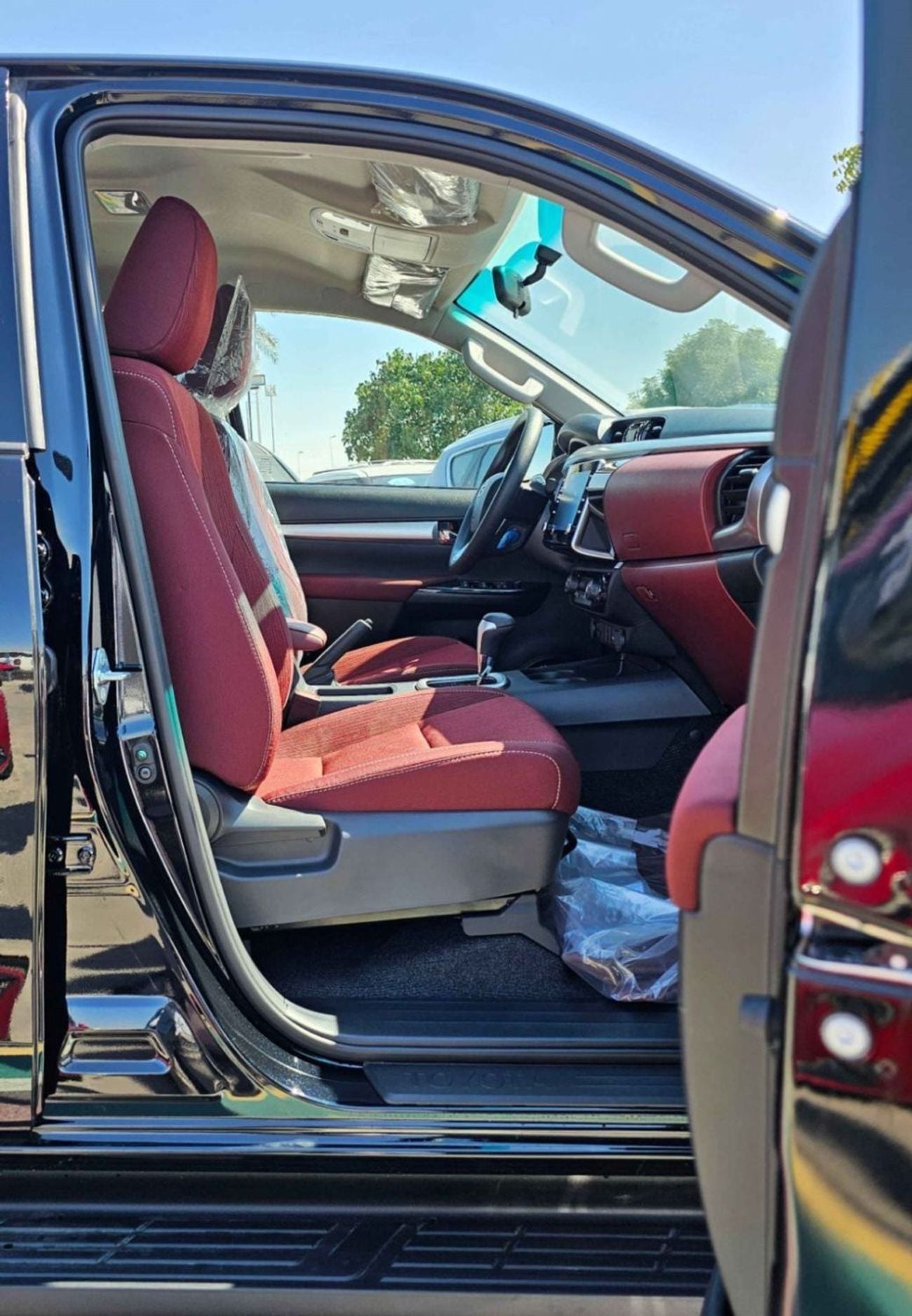 Toyota Hilux SR5 TRD 4.0L PETROL SR5 TRD || 4.0L PETROL V6 4WD | WOOD INTERIOR W VISOR | BLIND SPOT | DIFFLOCK | DVD+CAMERA | READY S