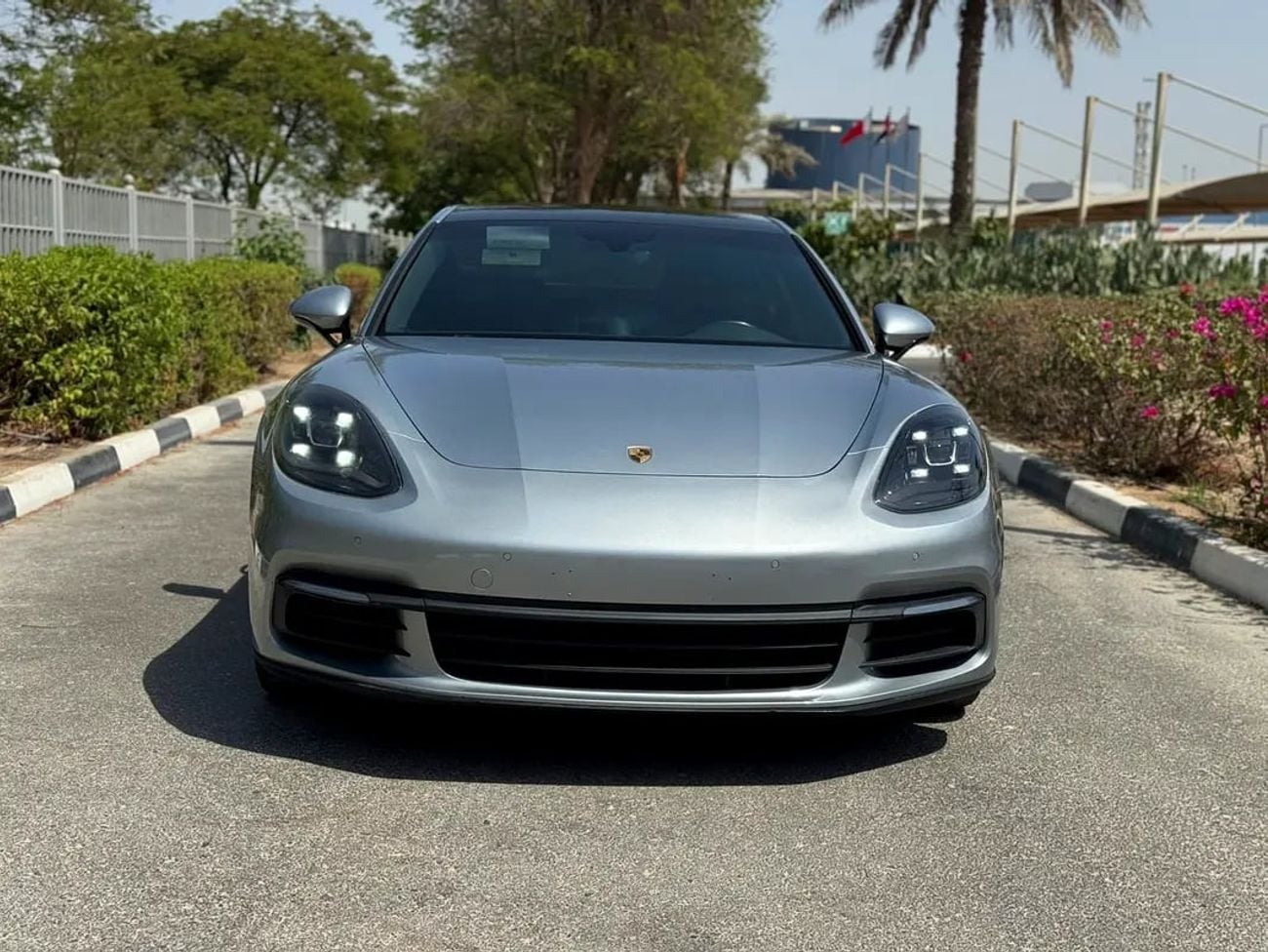Porsche Panamera 4
