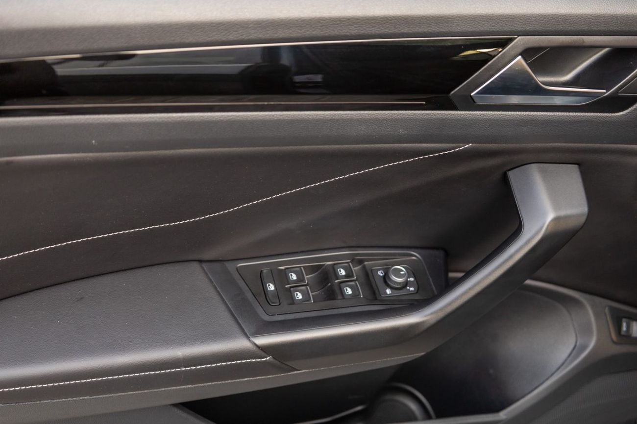 فولكس واجن T ROC R-LINE Volkswagen T-Roc 2024 مواصفات خليجية مقابل 1,555.00 AED شهريًا