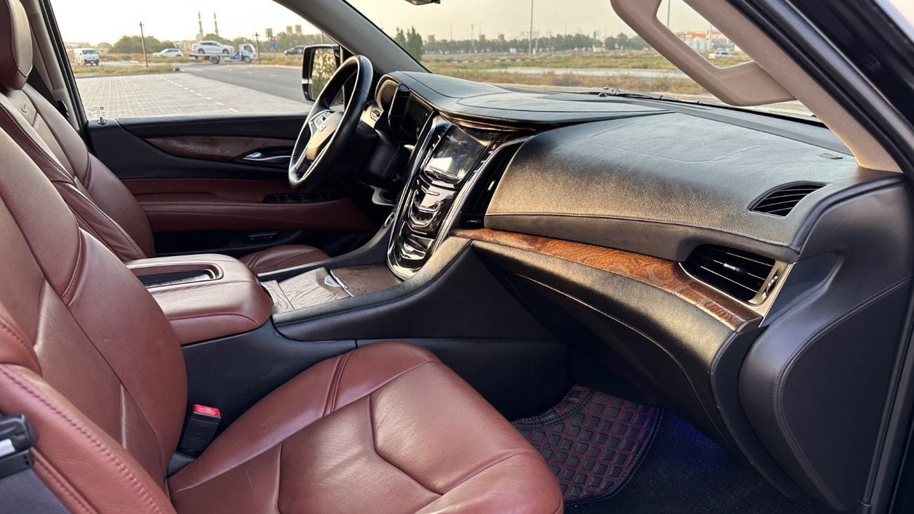Cadillac Escalade PLATINUM GCC 6.2