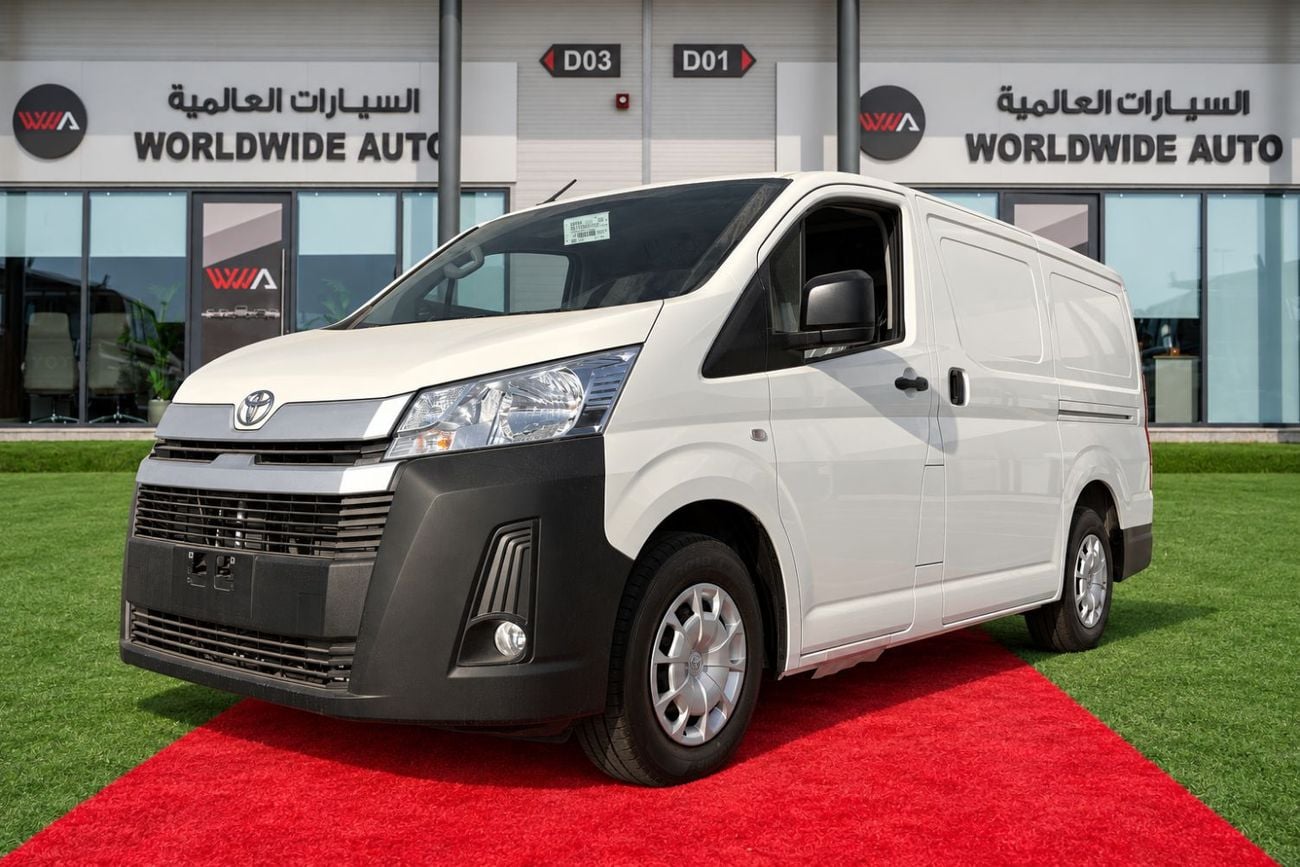 Toyota Hiace GL - STANDARD ROOF CARGO MANUAL TRANSMISSION