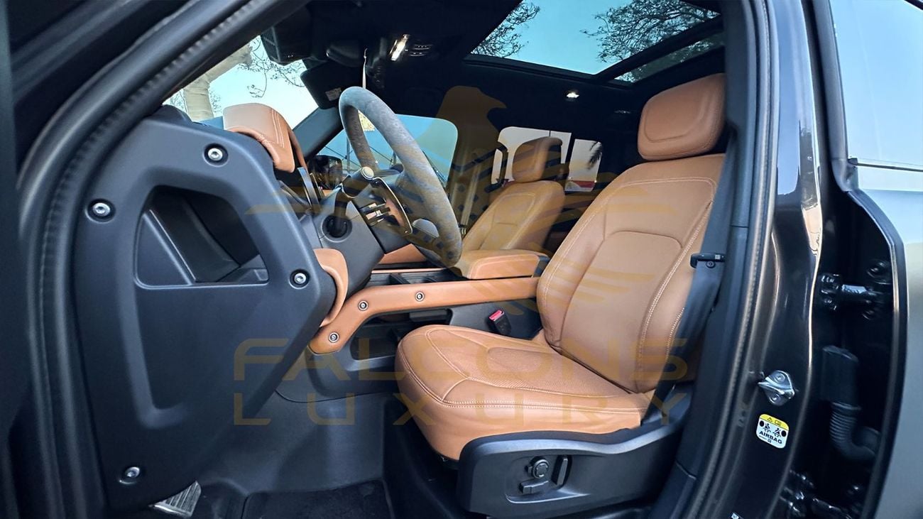 لاند روفر ديفندر 110 كاربثيان إديشن P525