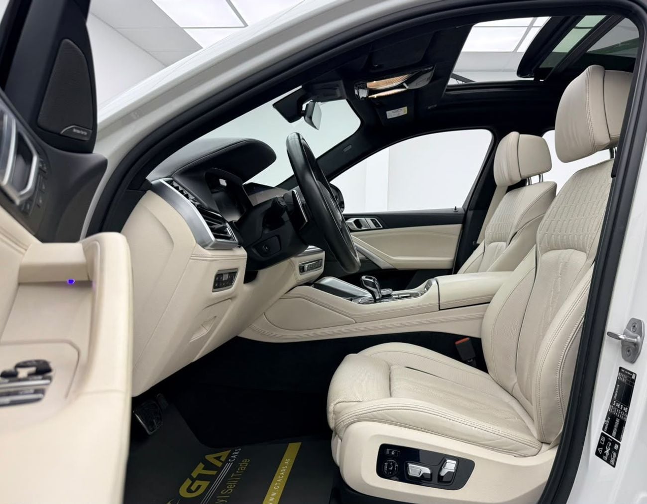 بي أم دبليو X6 M 50i بي إم دبليو X6 M50i موديل 2020، ضمان، سجل صيانة كامل لدى بي إم دبليو، كاملة المواصفات، حالة ممتازة،