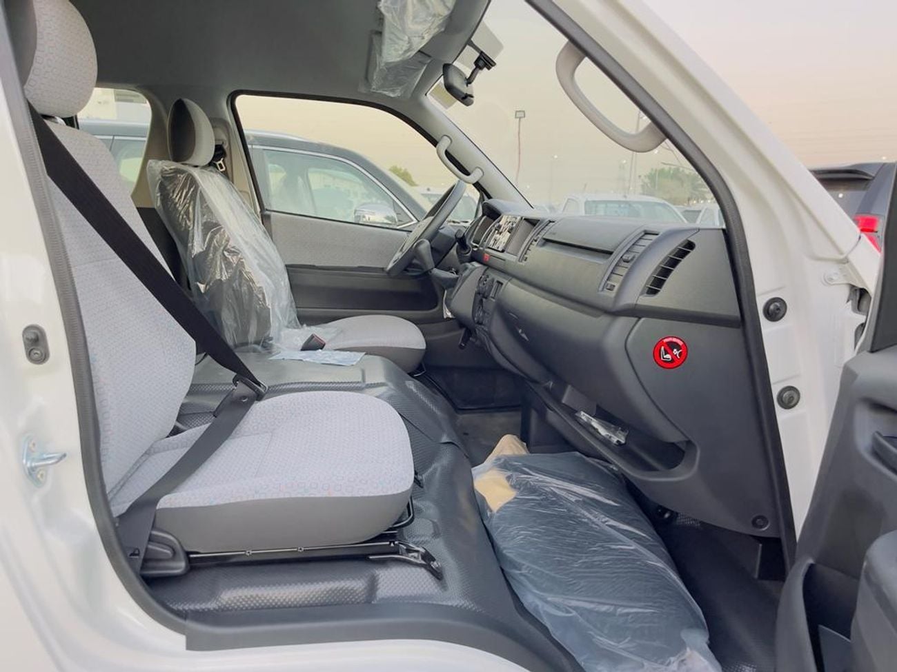 تويوتا هاياس GL Toyota Hiace High Roof