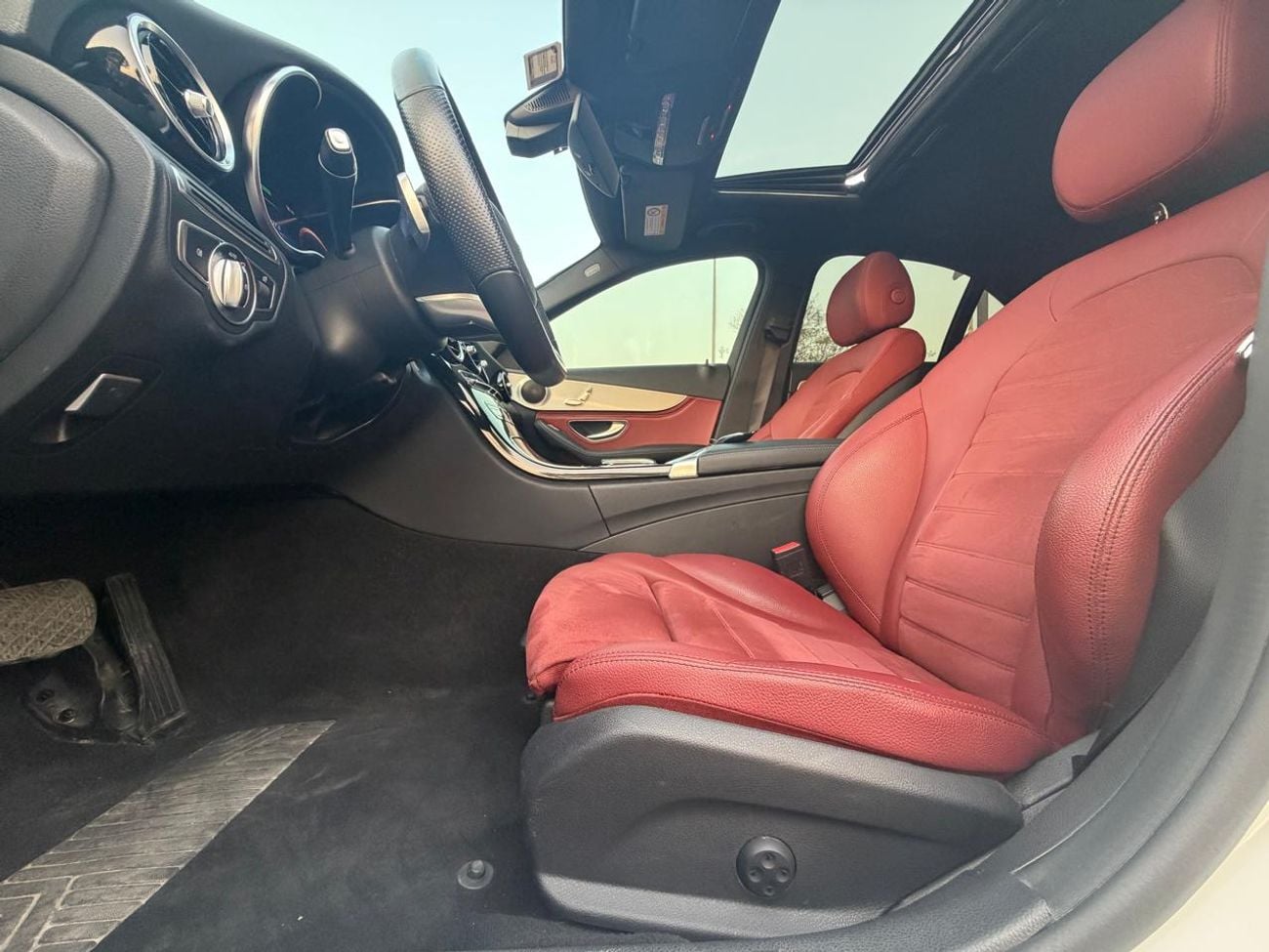 مرسيدس بنز C 200 C260 Mercedes-Benz C-Class C200 2020 -in Low Mileage Excellent Condition
