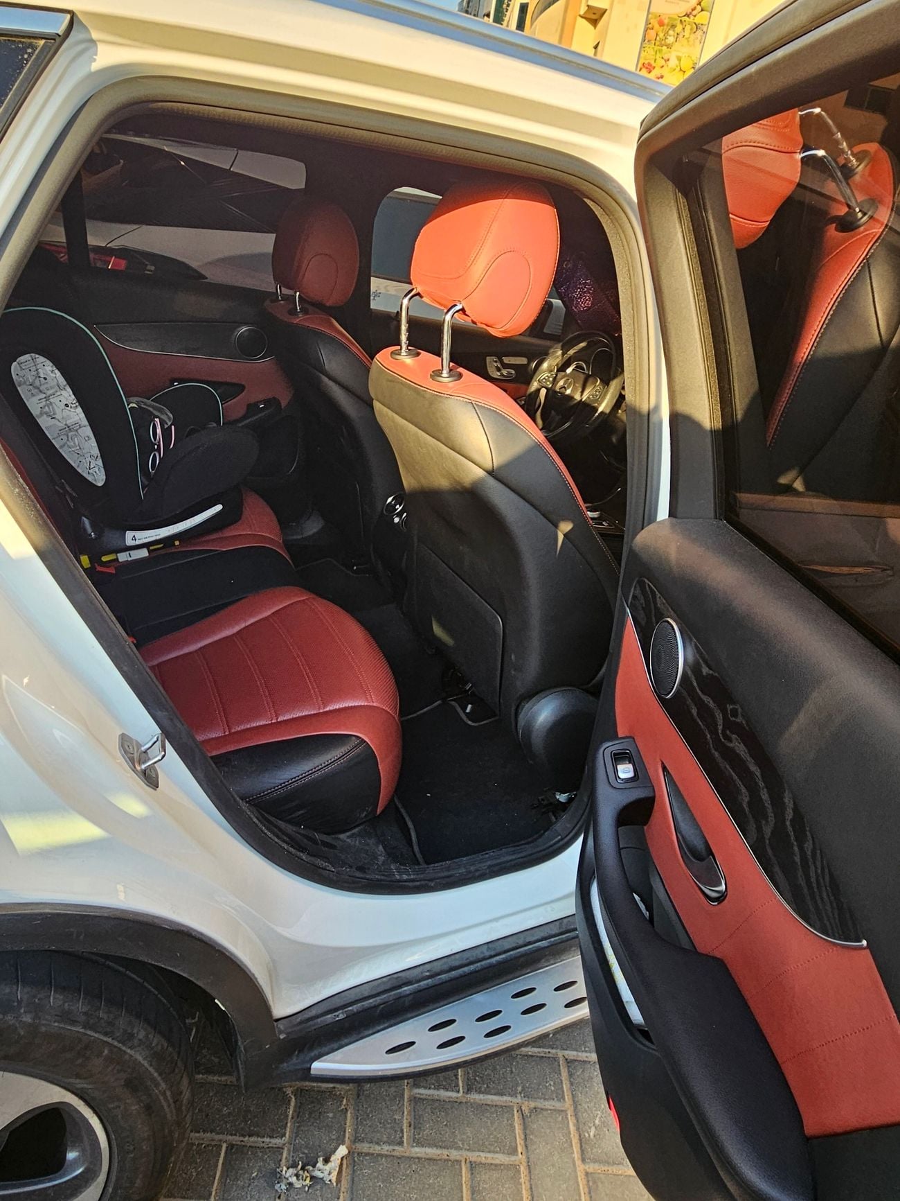 مرسيدس بنز GLC 300 E 4MATIC PREMIUM