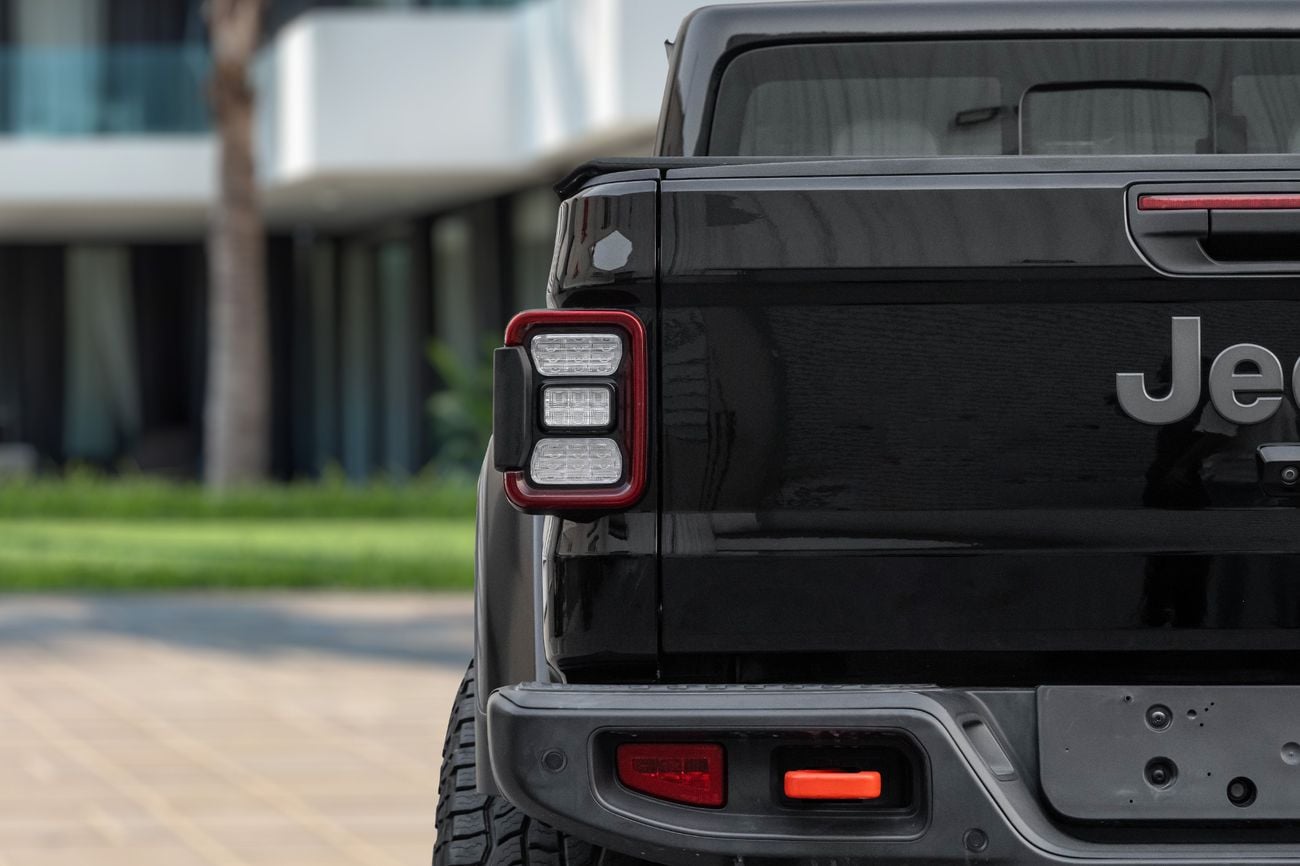 Jeep Gladiator SAND RUNNER Gladiator SAND RUNNER | 3,134 P.M | 0% Downpayment | FULL JEEP HISTORY | ONE OWNER!