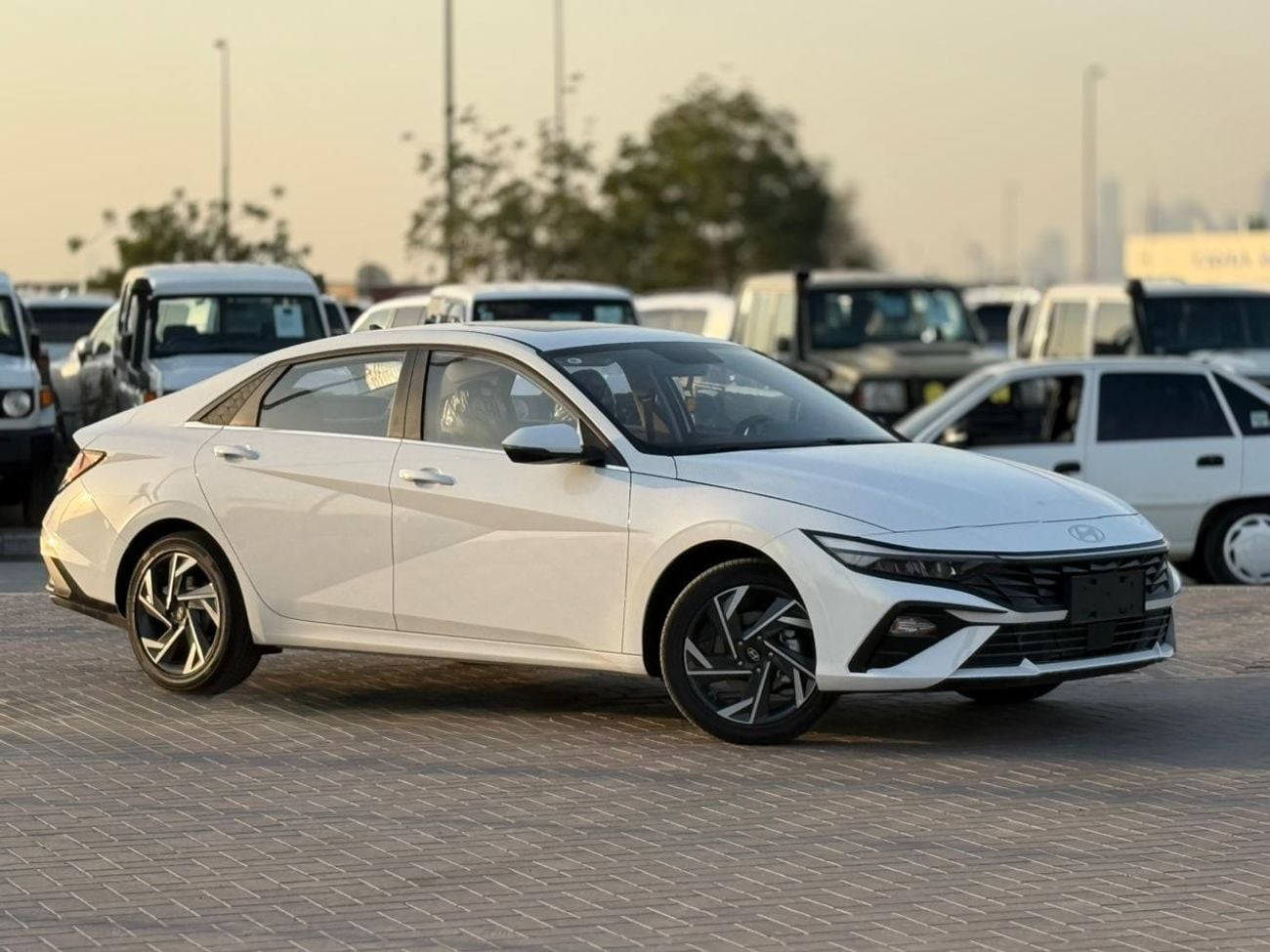 Hyundai Elantra COMFORT 2025 Export Price @ 50,500 AED