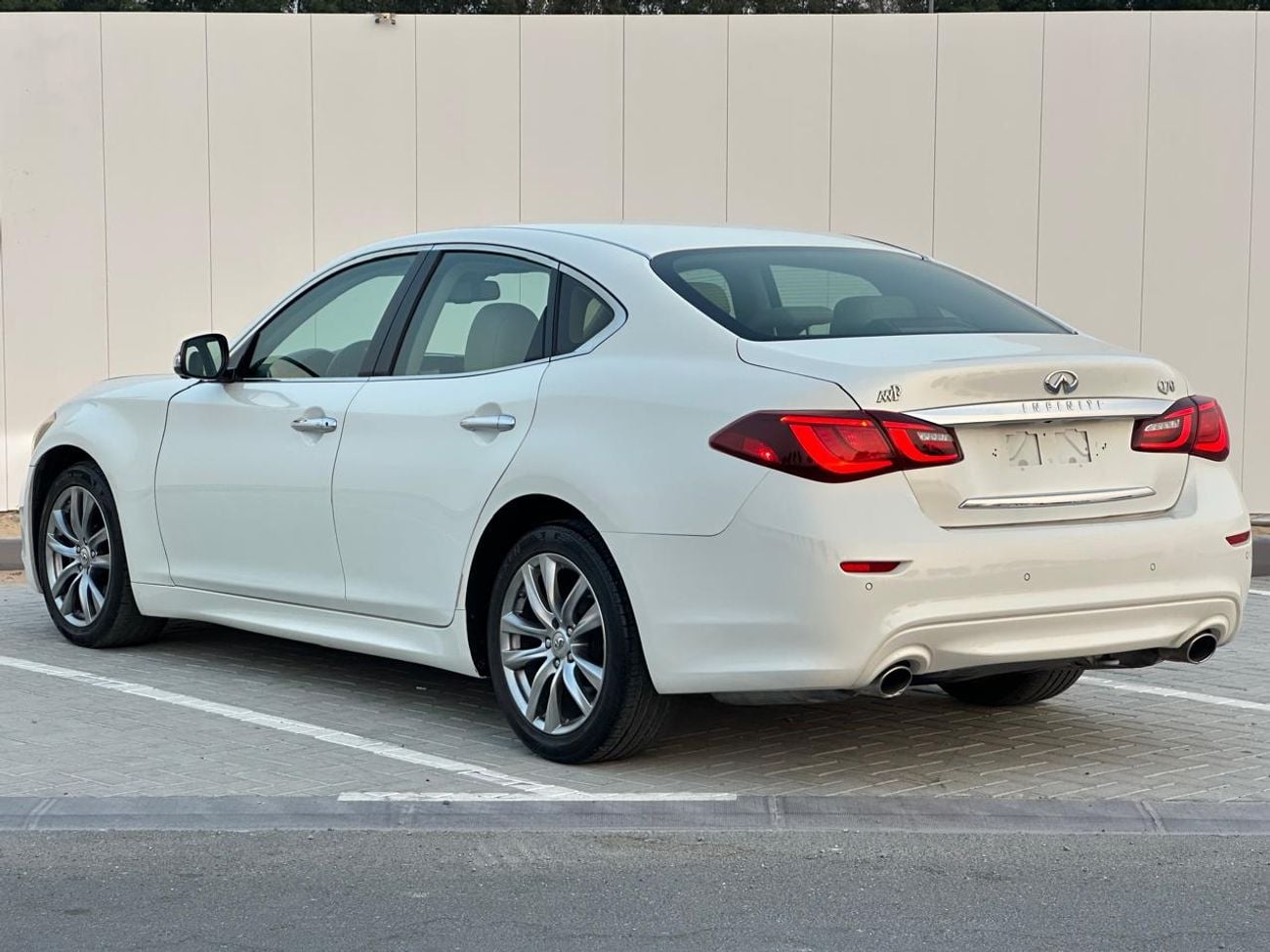 إنفينيتي Q70 إكسيلنس