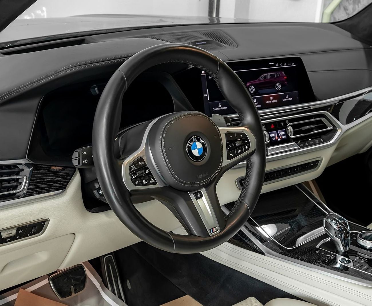 بي أم دبليو X7 M50i