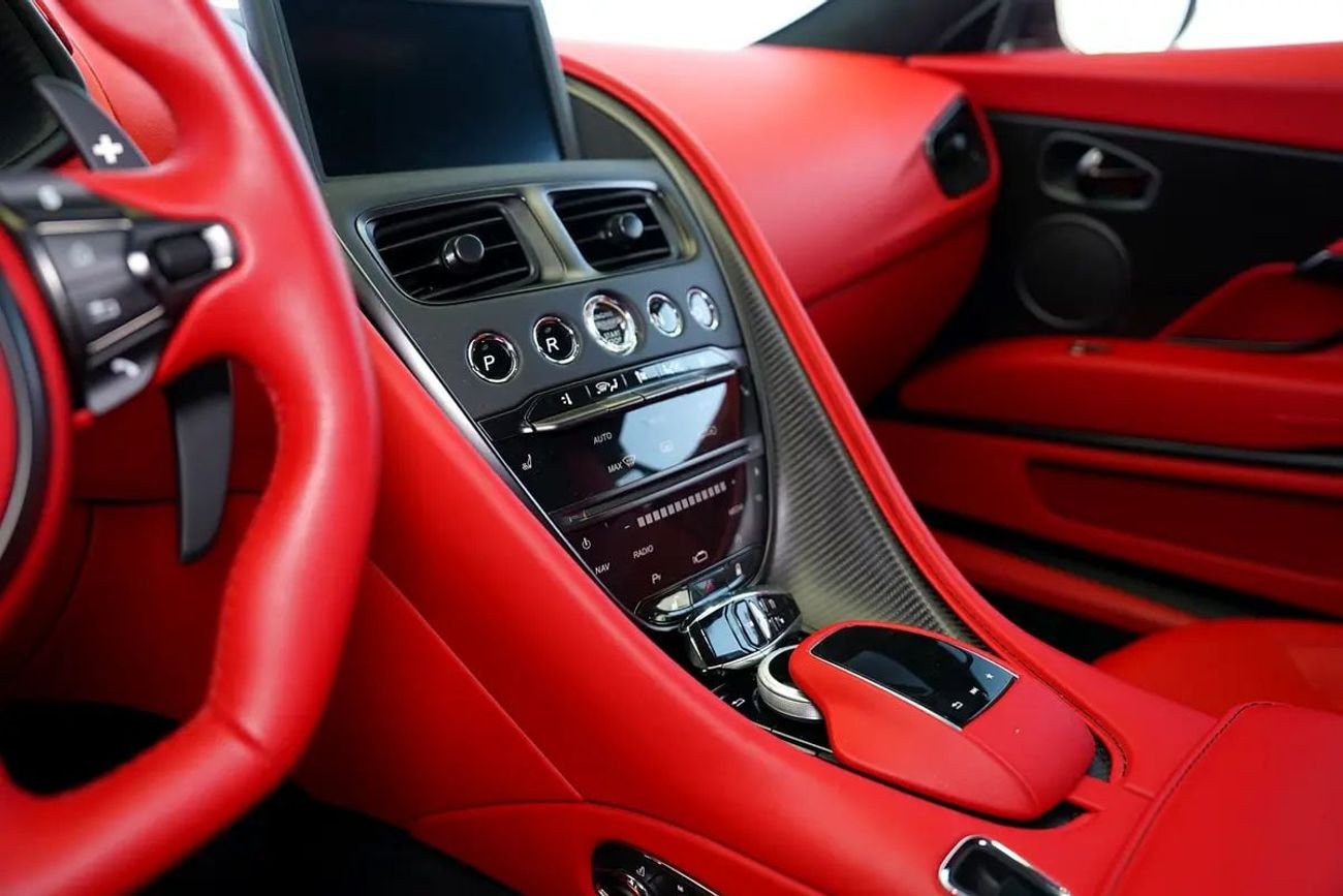 أستون مارتن DB11 AMR 5.2L