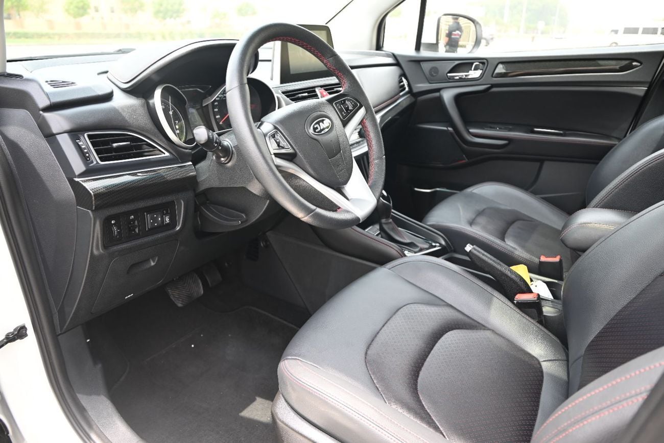 جاك S3 Plus INTELLIGENT LUXURY - 0% DP - FREE WARRANTY - JAC S3+ 2023 - APPLE CARPLAY - ORIGINAL PAINT